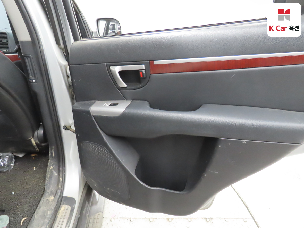 Hyundai Santa Fe 2007 - Image 29