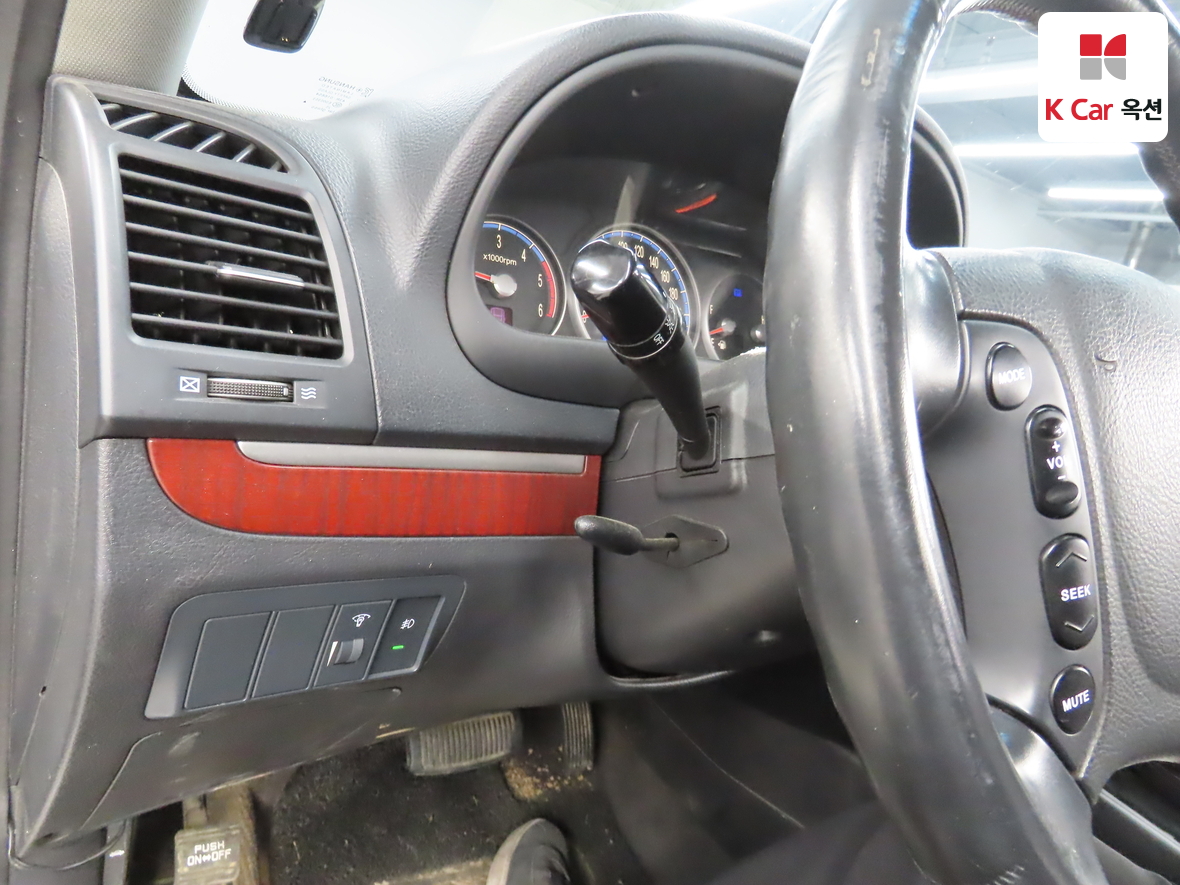 Hyundai Santa Fe 2007 - Image 9