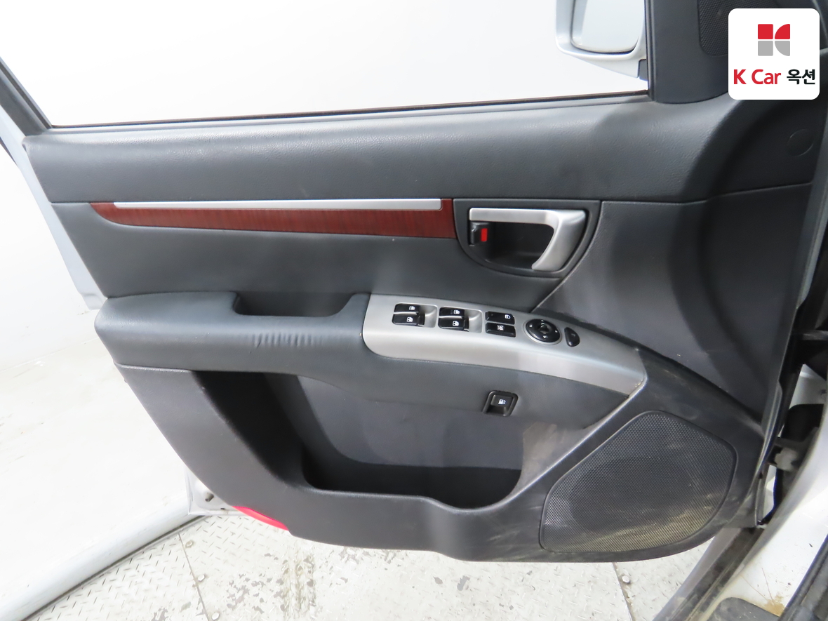 Hyundai Santa Fe 2007 - Image 8