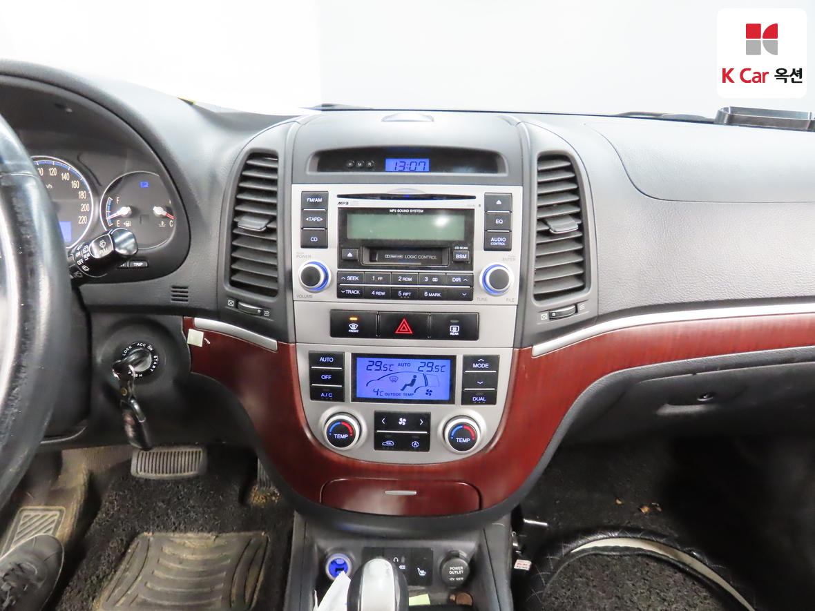 Hyundai Santa Fe 2007 - Image 6