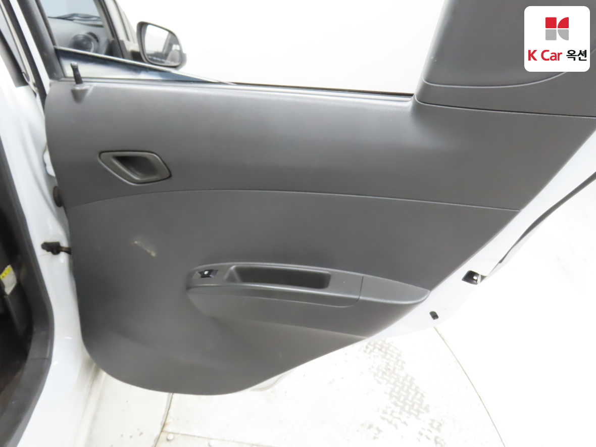 جنرال موتورز كوريا سبارك 2012 - صورة 25