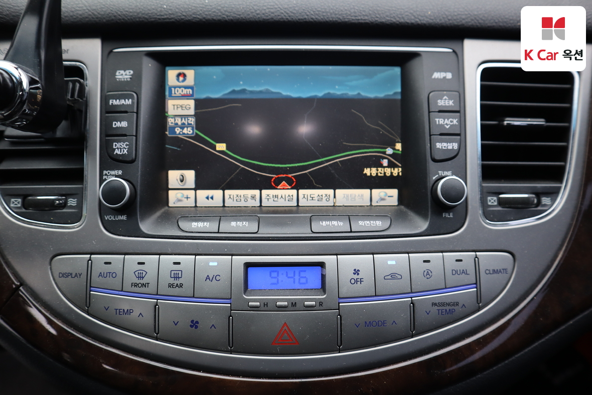 هيونداي جينيسيس 2009 - صورة 13