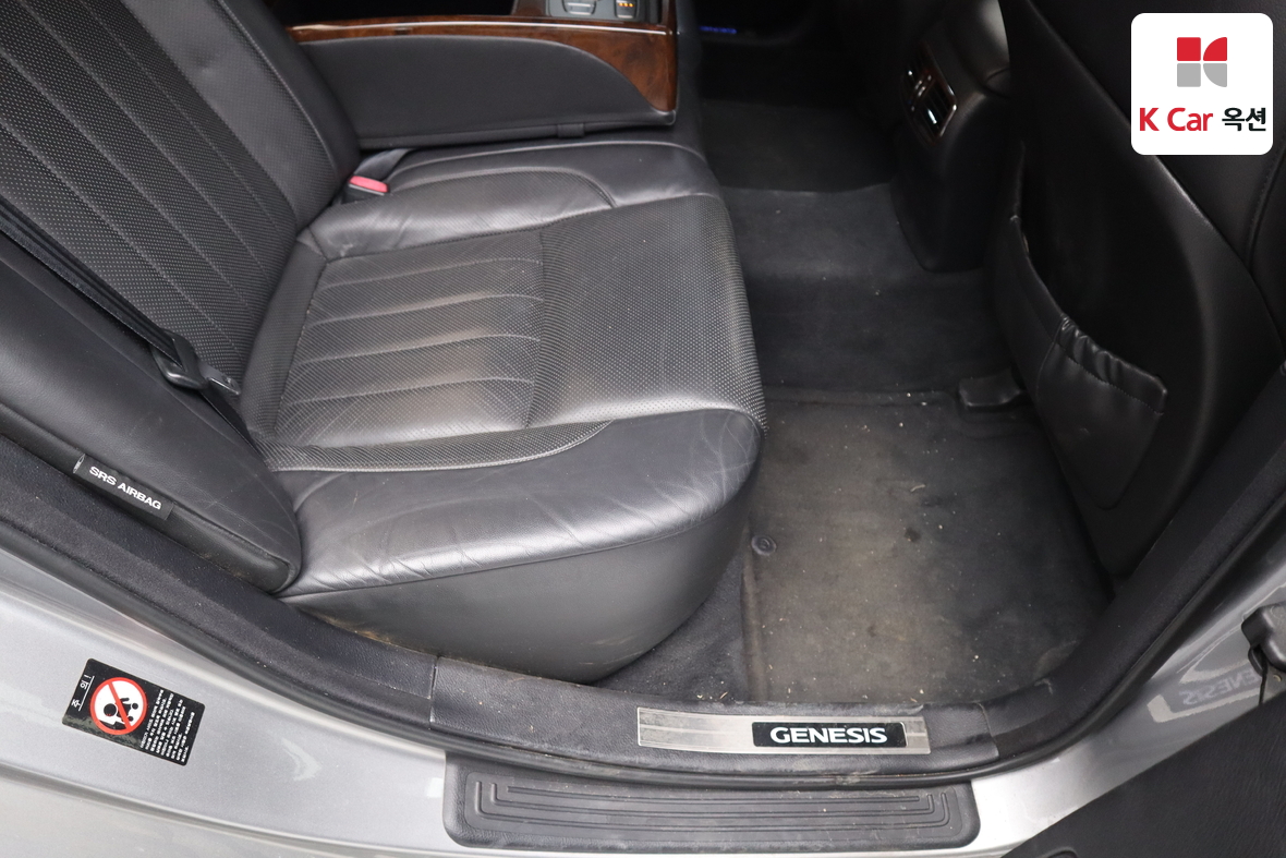 هيونداي جينيسيس 2009 - صورة 26