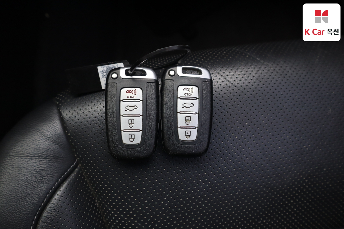 هيونداي جينيسيس 2009 - صورة 16