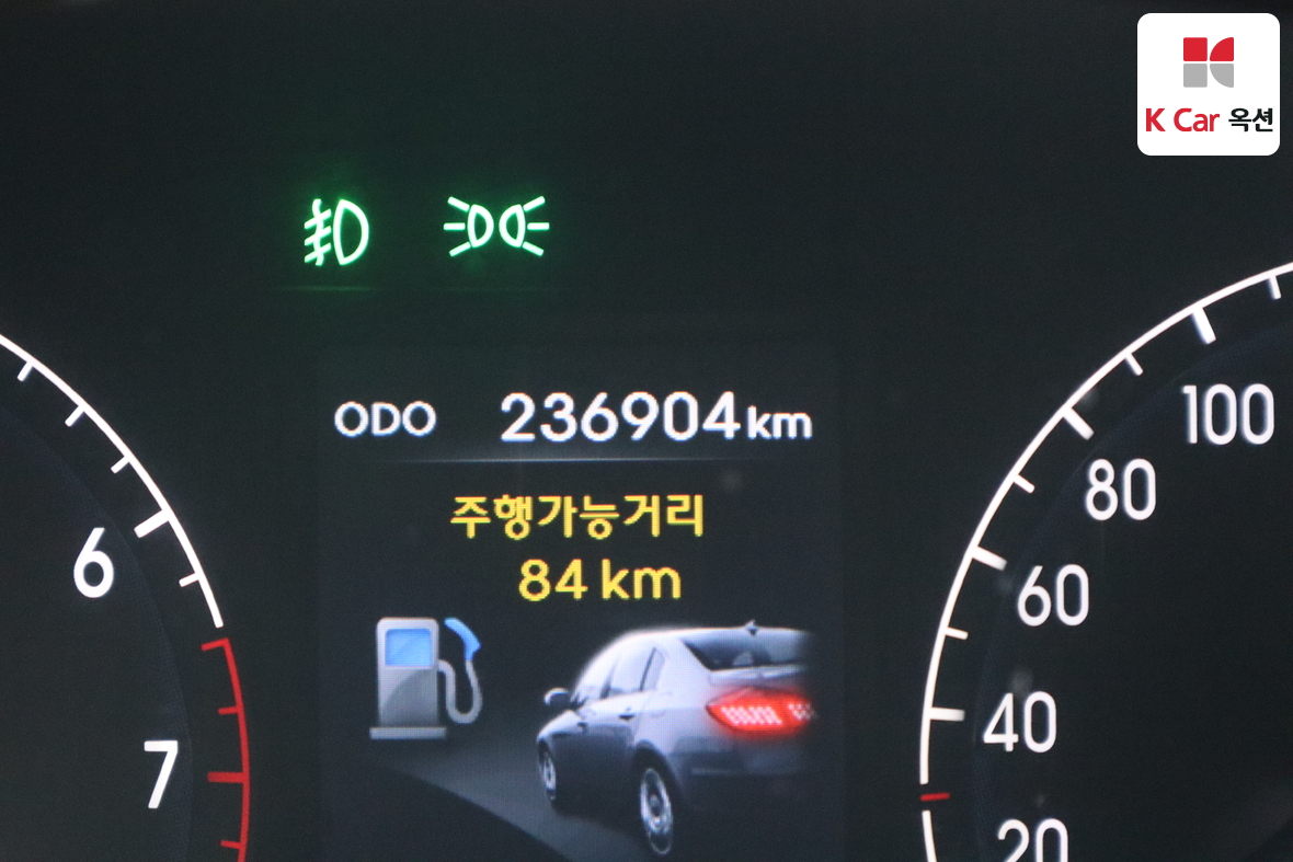 هيونداي جينيسيس 2009 - صورة 4