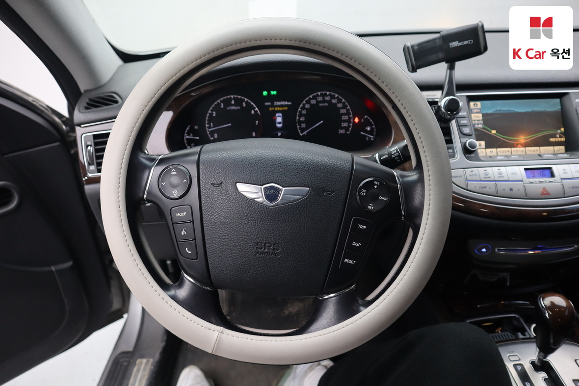 هيونداي جينيسيس 2009 - صورة 10