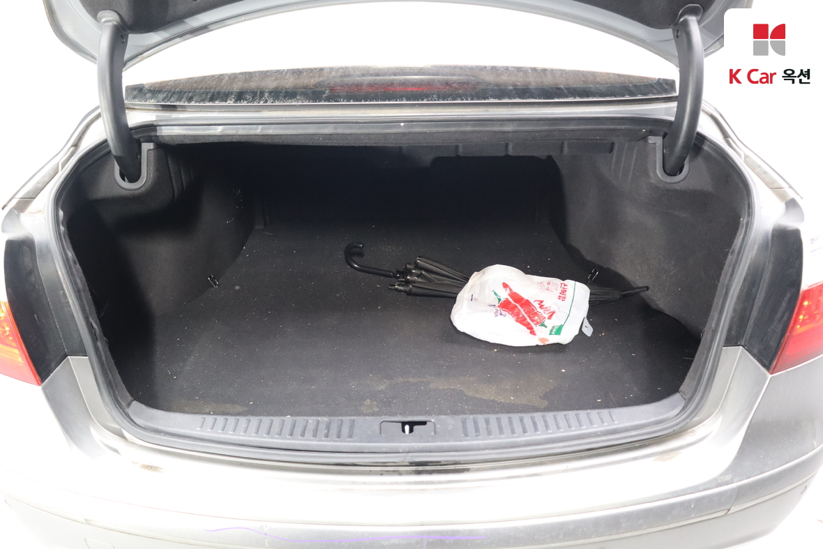 هيونداي جينيسيس 2009 - صورة 24