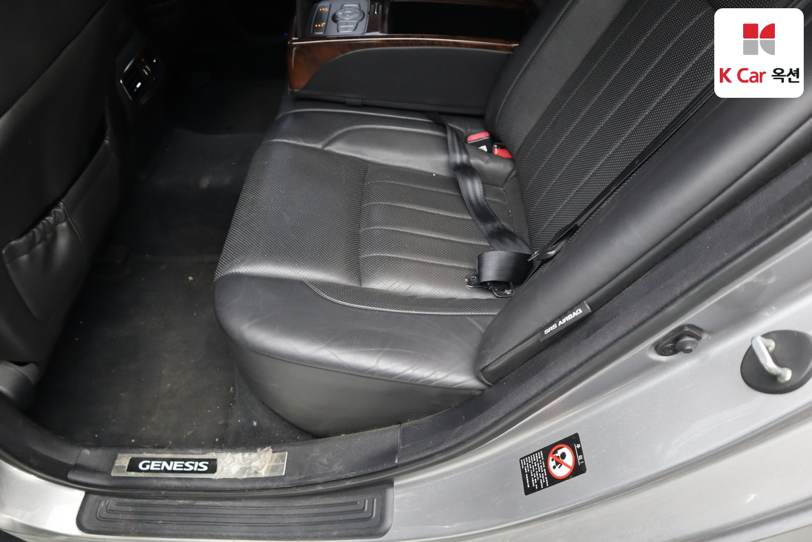 هيونداي جينيسيس 2009 - صورة 21