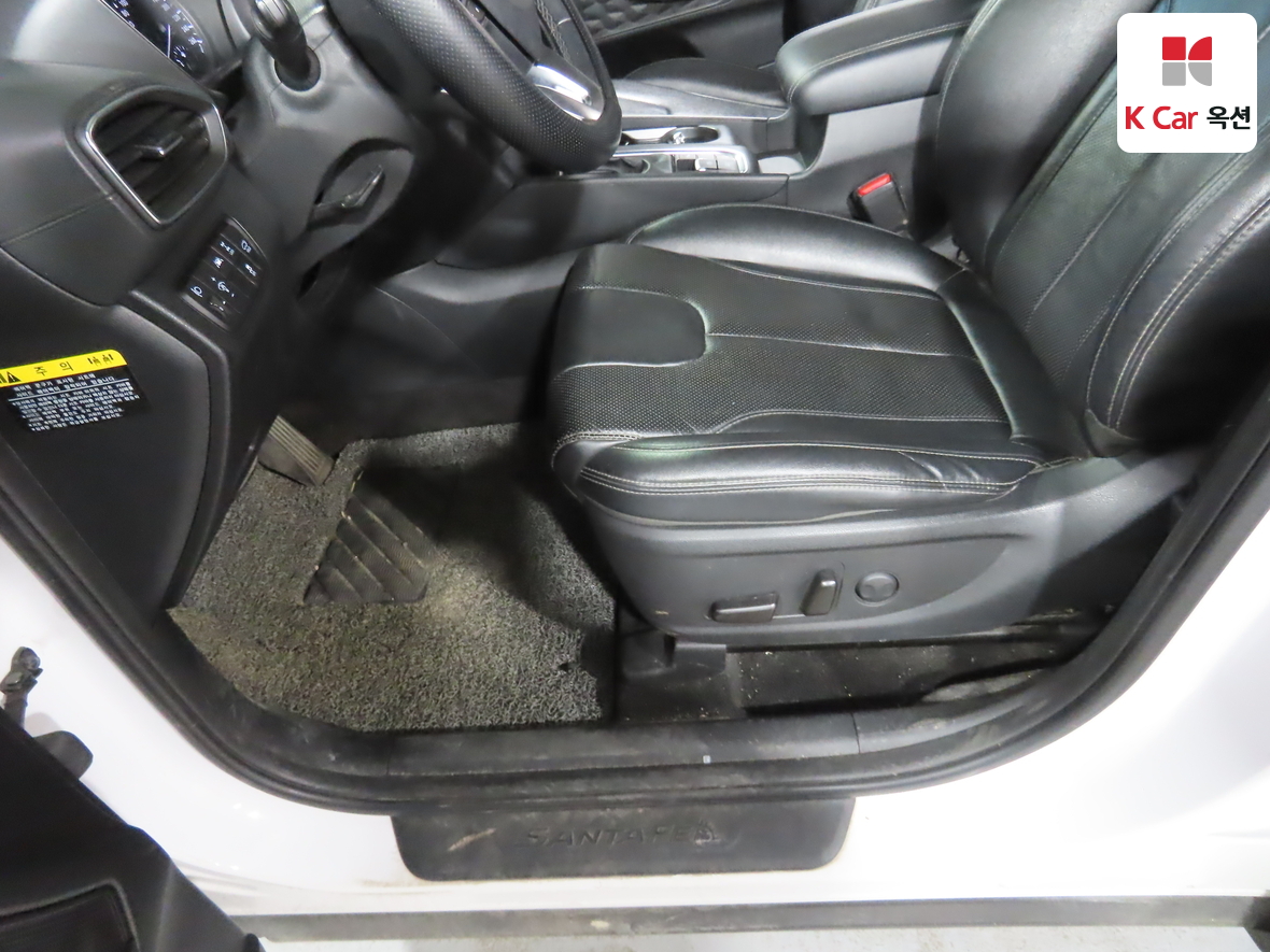 Hyundai Santa Fe 2019 - Image 17