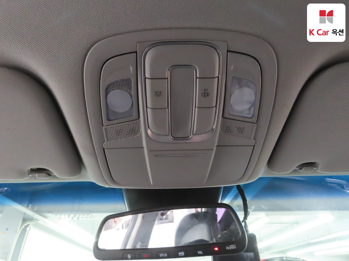 Hyundai Santa Fe 2019 - Image 12