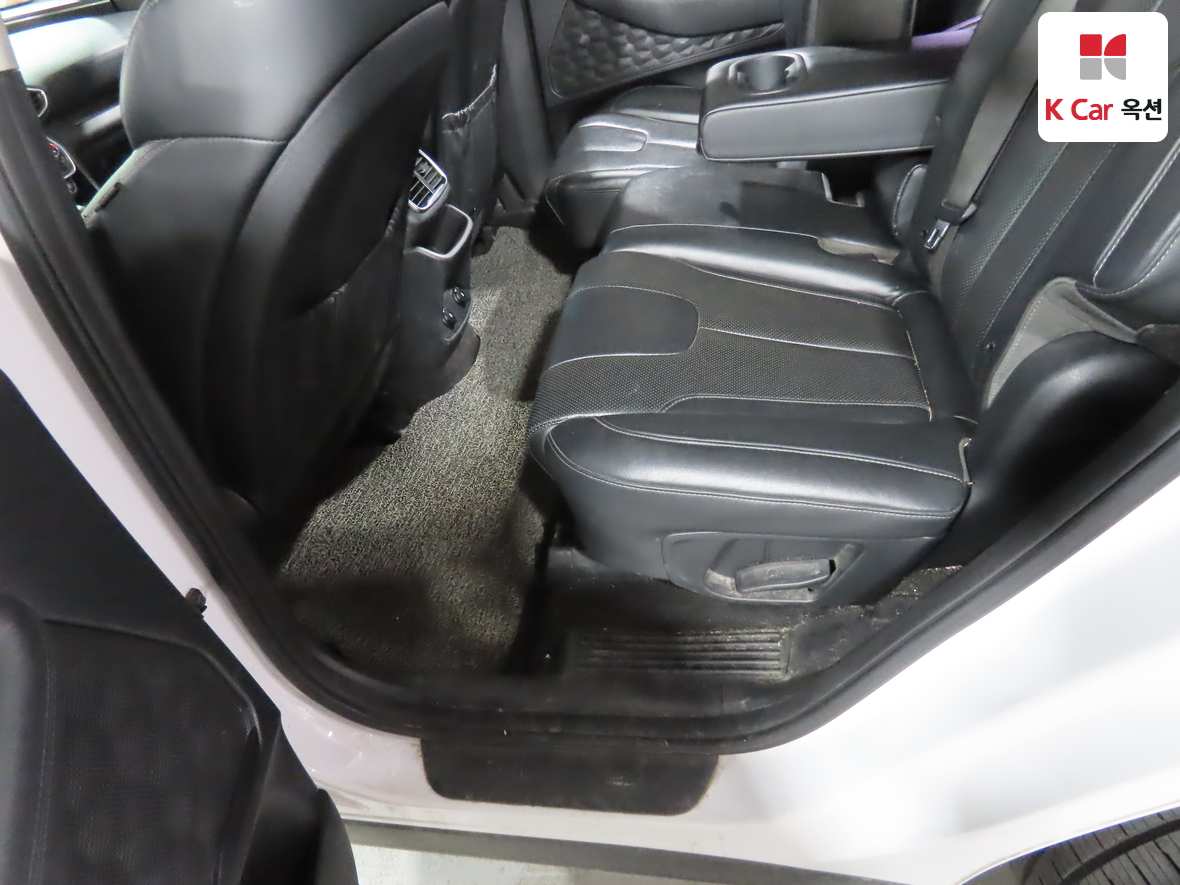 Hyundai Santa Fe 2019 - Image 22