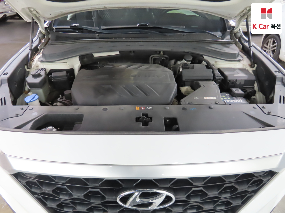 Hyundai Santa Fe 2019 - Image 33