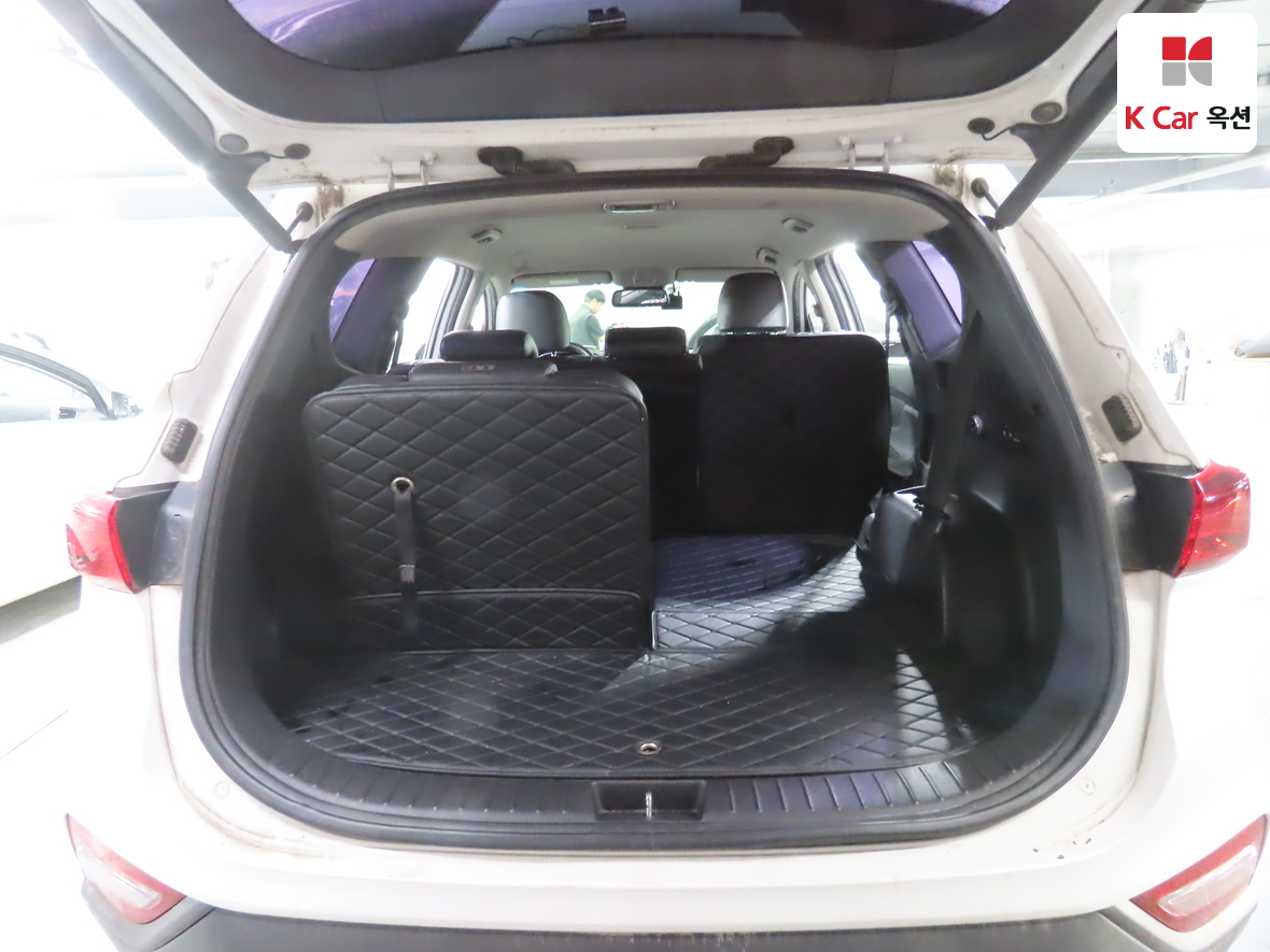 Hyundai Santa Fe 2019 - Image 24