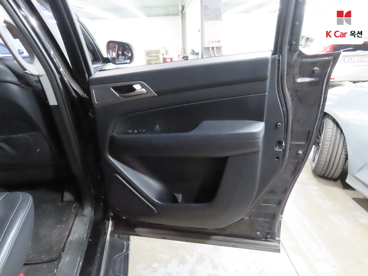 KG Mobility Rexton Sports - 26