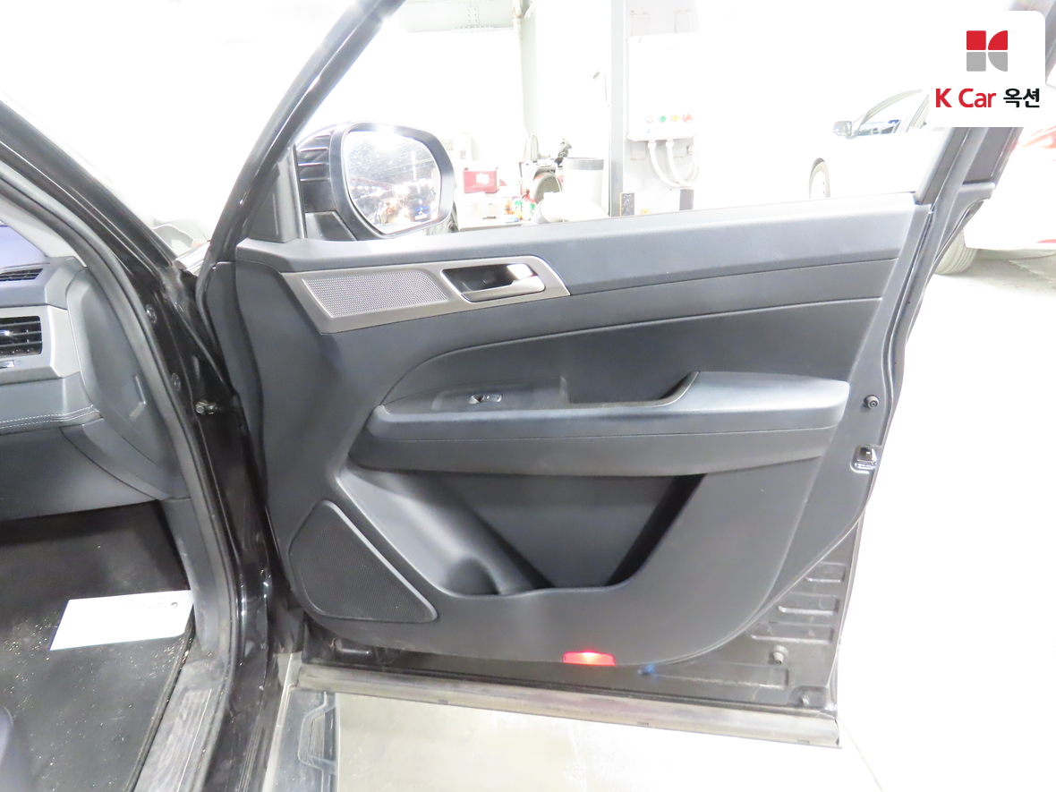 KG Mobility Rexton Sports - 28