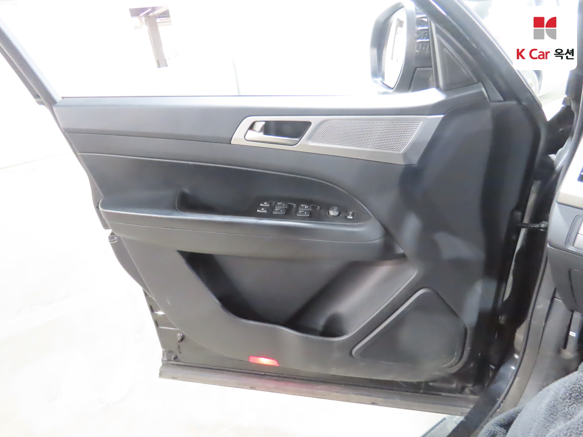 KG Mobility Rexton Sports - 8