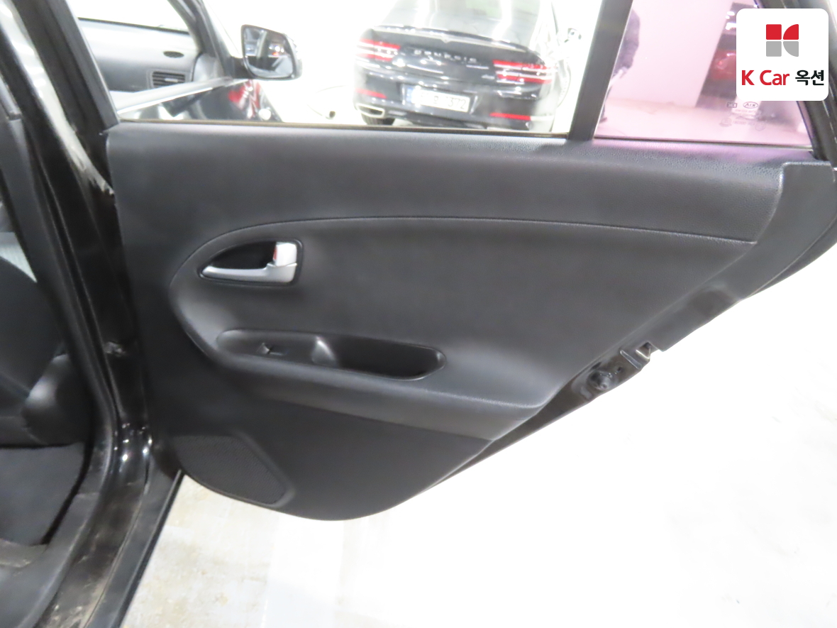 Kia Morning 2015 - Image 25