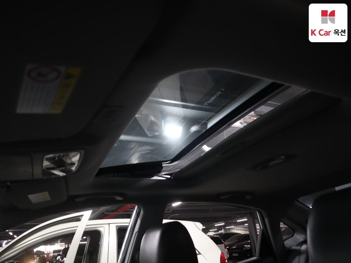 Hyundai Elantra 2010 - Image 24