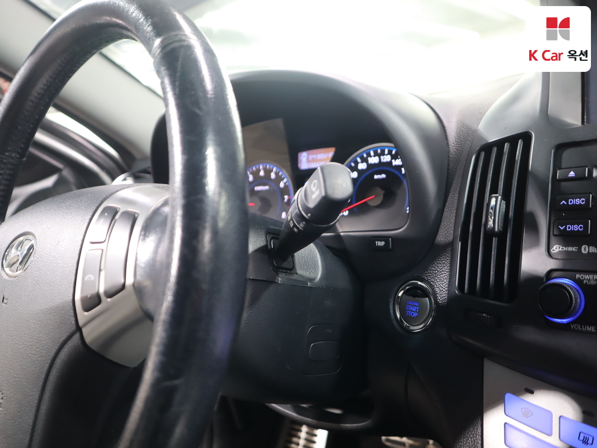 Hyundai Elantra 2010 - Image 11