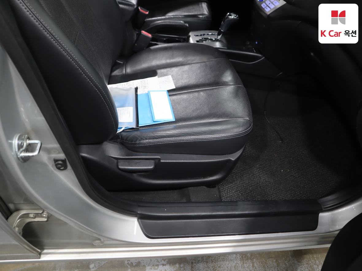 Hyundai Elantra 2010 - Image 33