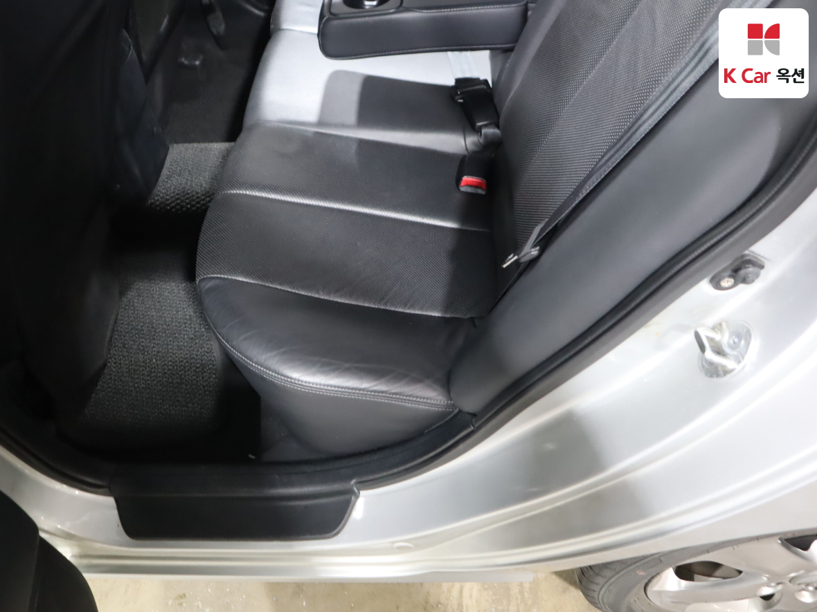 Hyundai Elantra 2010 - Image 27