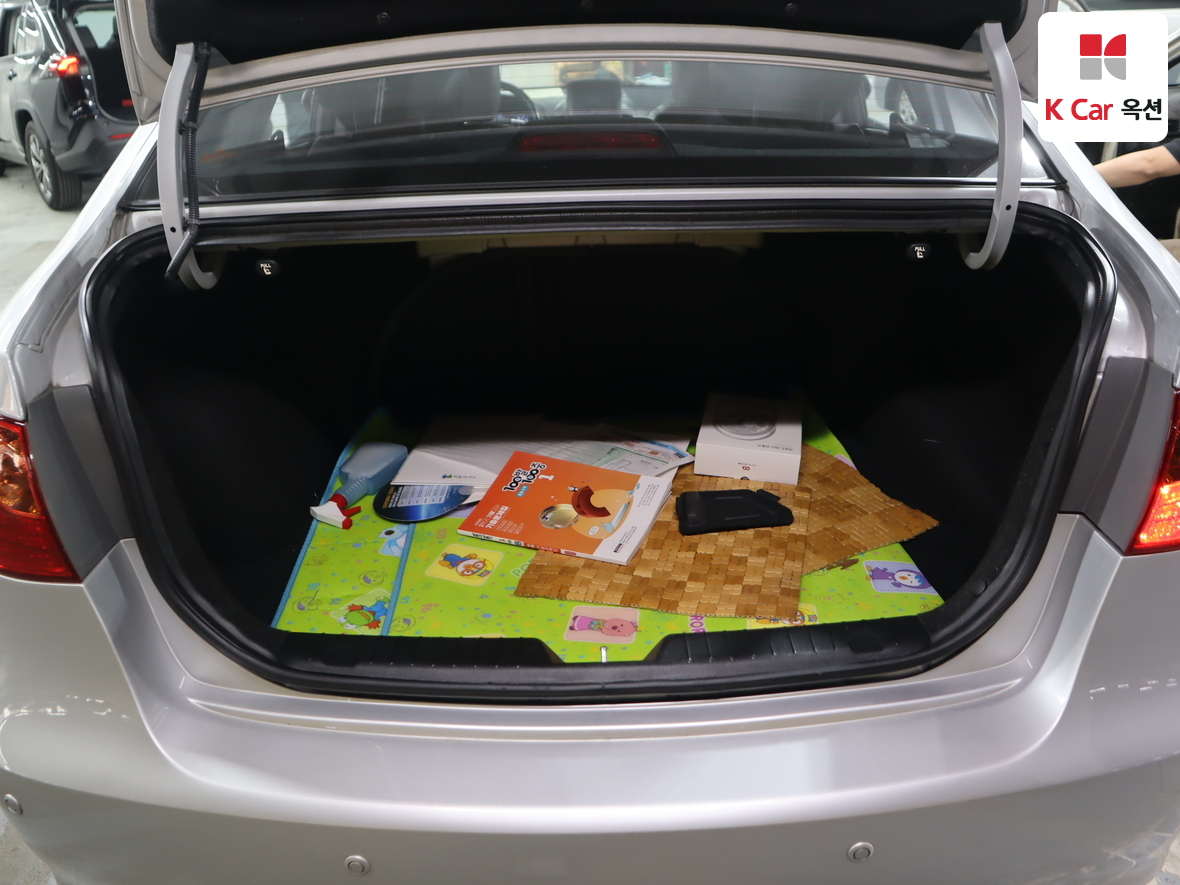 Hyundai Elantra 2010 - Image 29