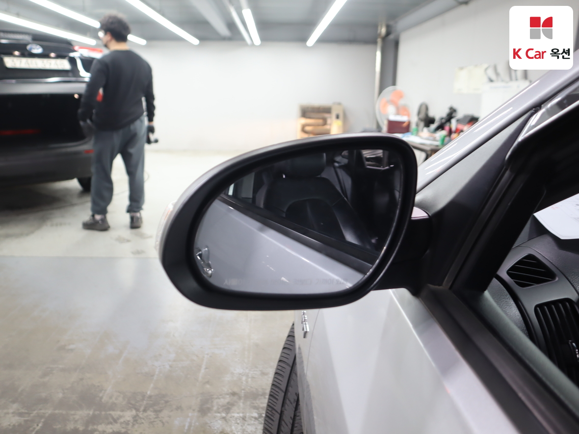 Hyundai Elantra 2010 - Image 23