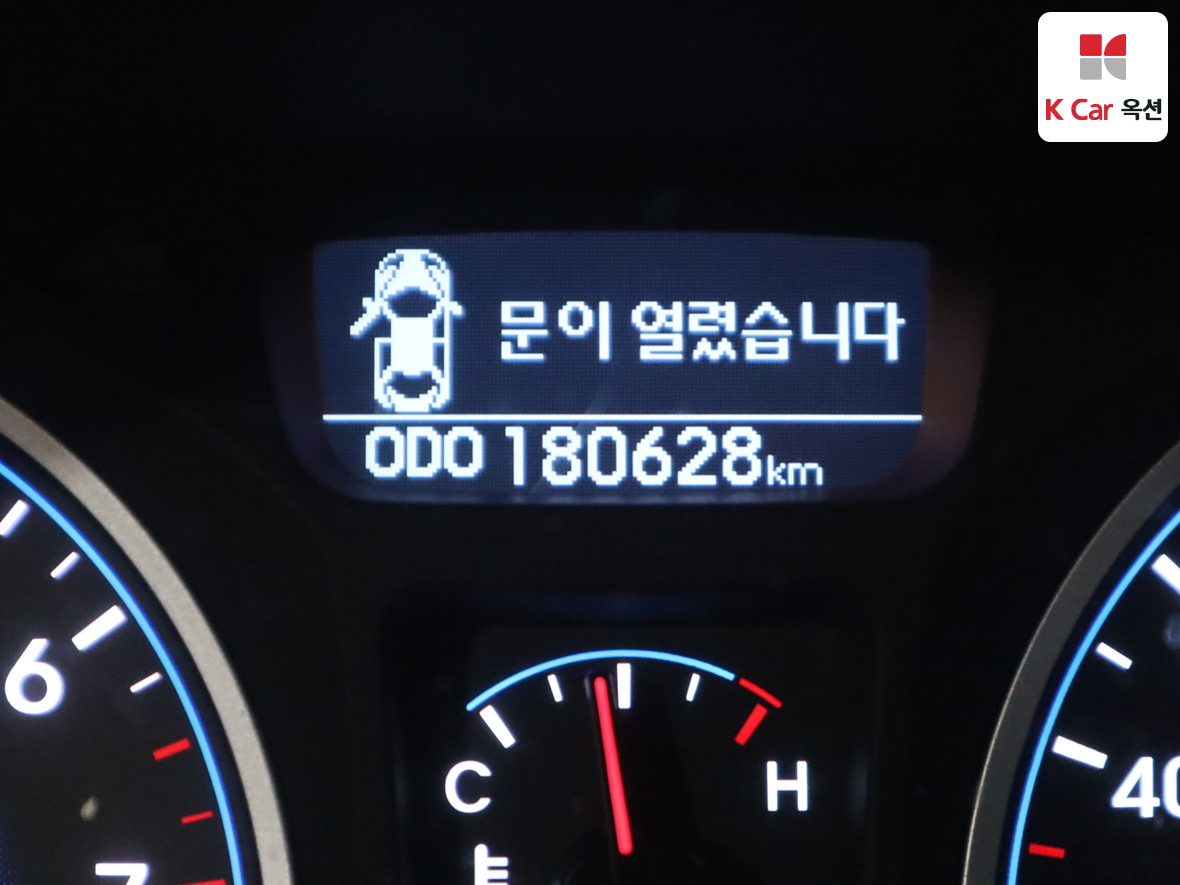 Hyundai Elantra 2010 - Image 4