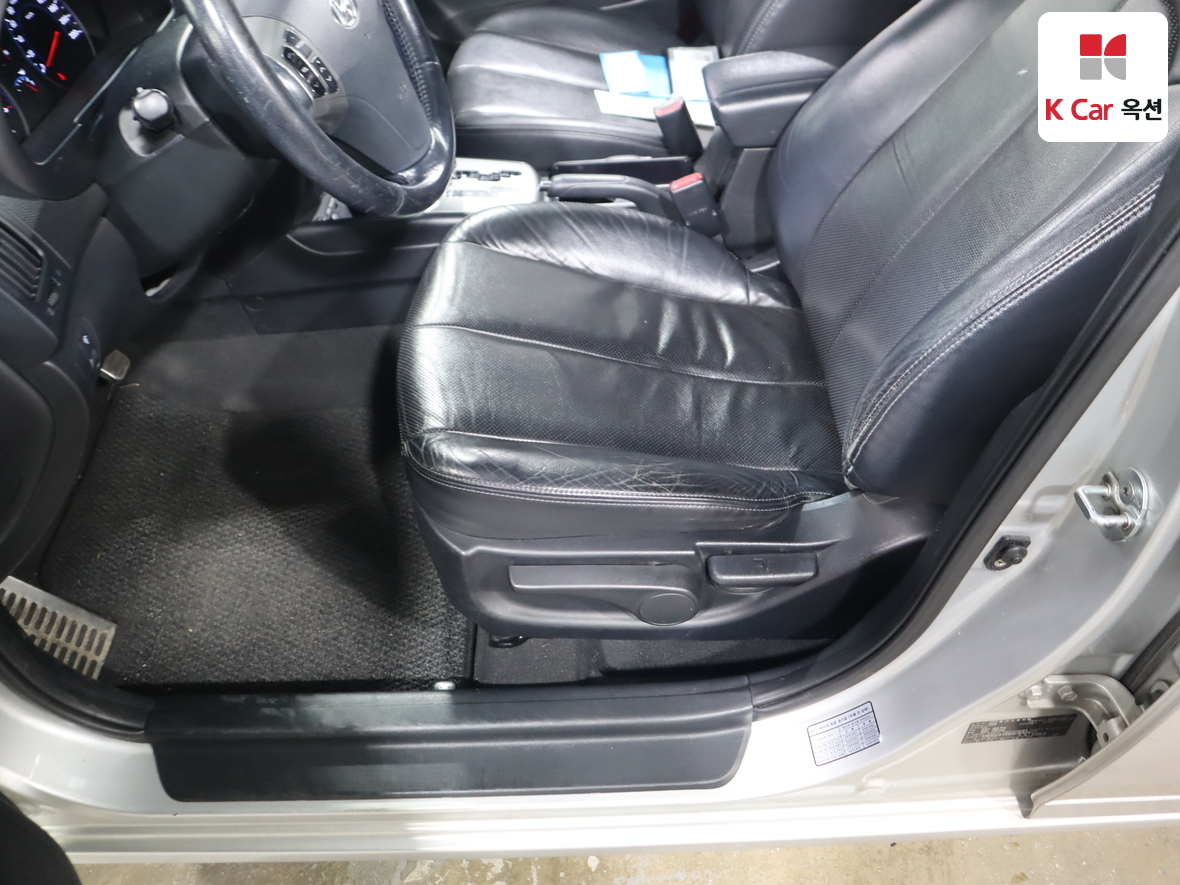 Hyundai Elantra 2010 - Image 19