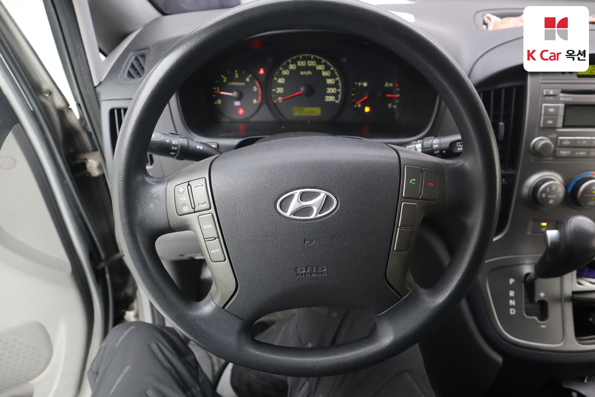 هيونداي جراند ستاريكس 2011 - صورة 10