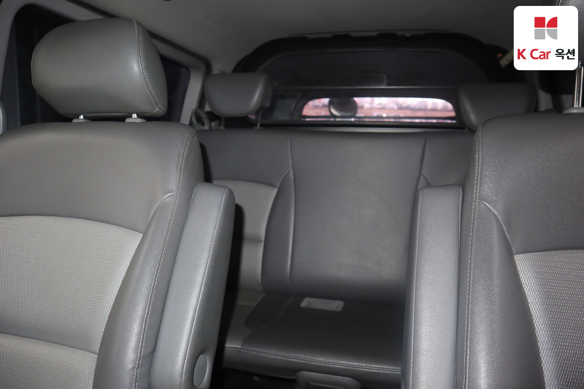 هيونداي جراند ستاريكس 2011 - صورة 17