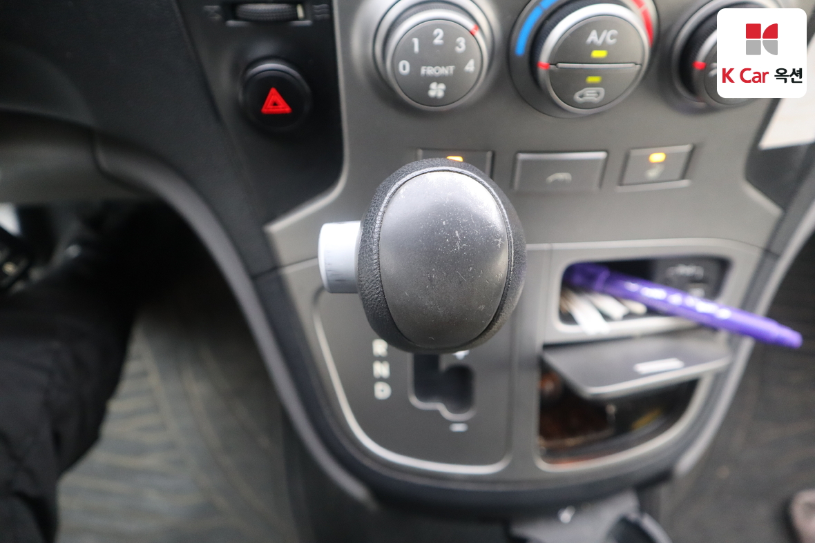 هيونداي جراند ستاريكس 2011 - صورة 15