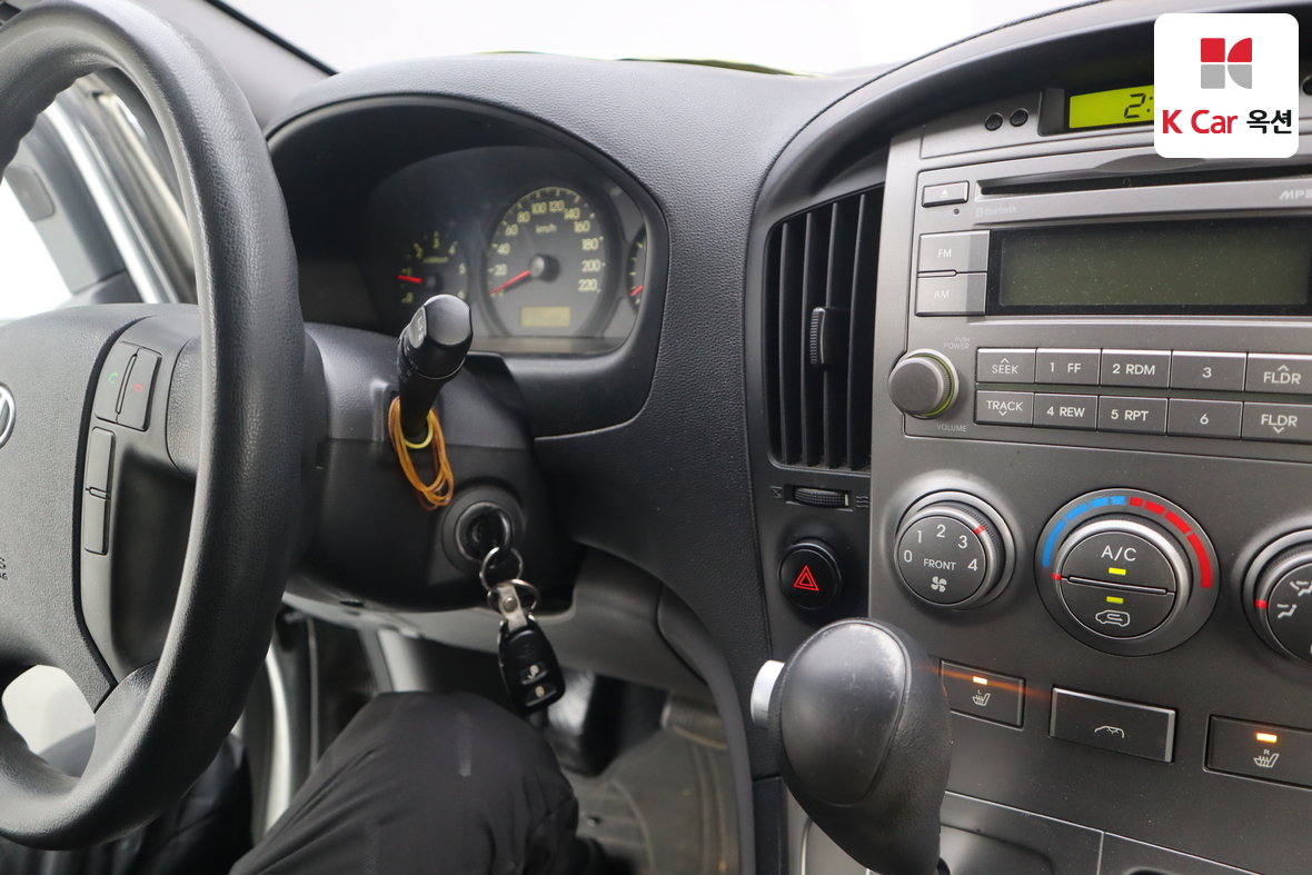 هيونداي جراند ستاريكس 2011 - صورة 11