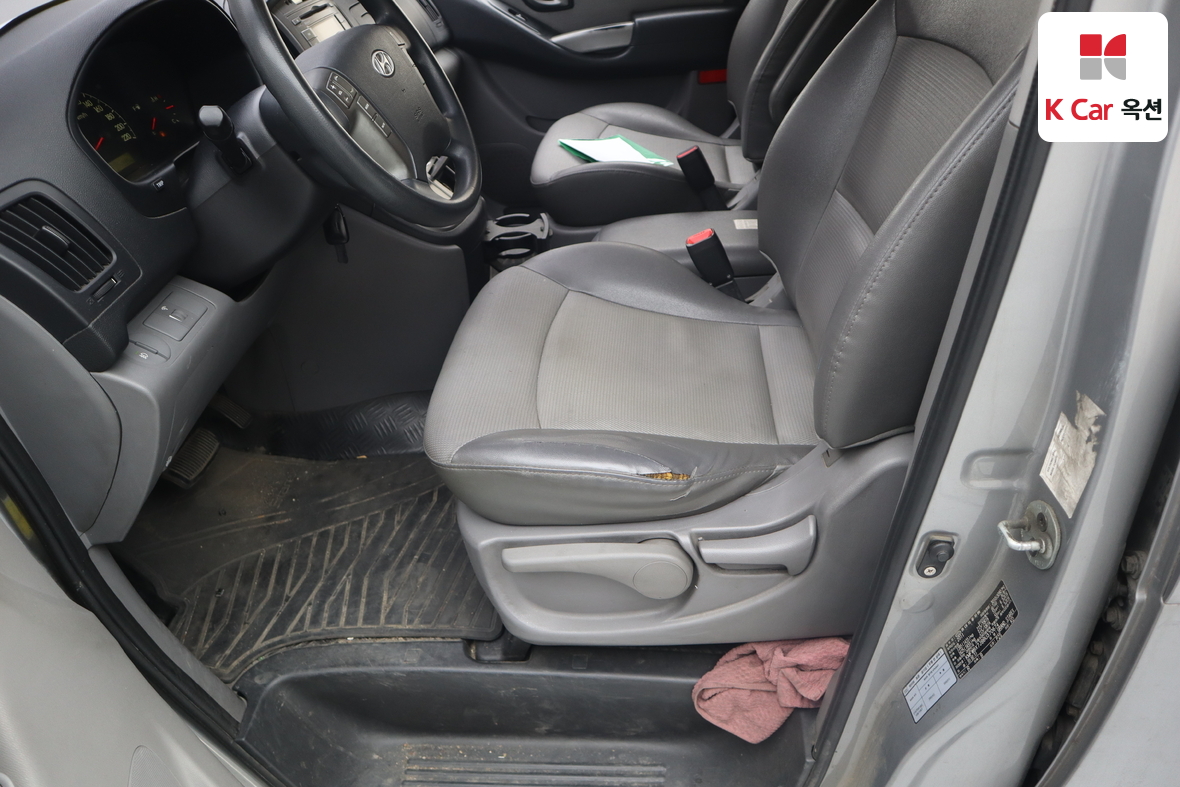 هيونداي جراند ستاريكس 2011 - صورة 18