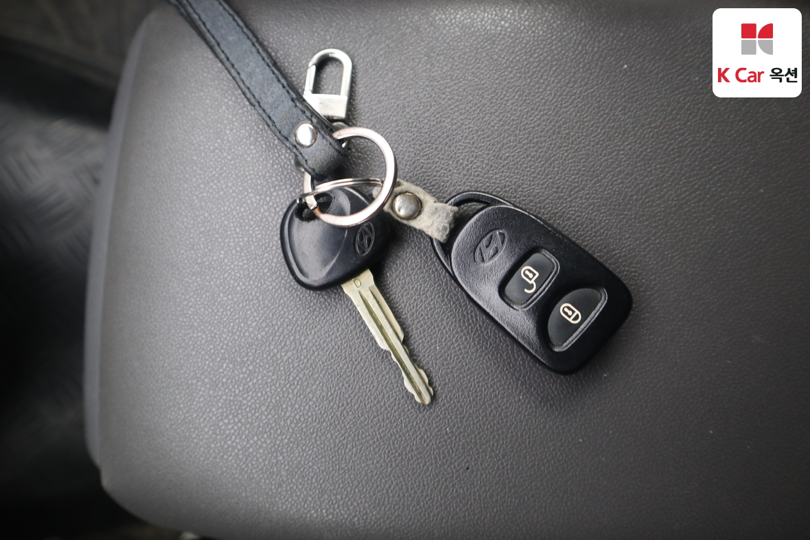 هيونداي جراند ستاريكس 2011 - صورة 16