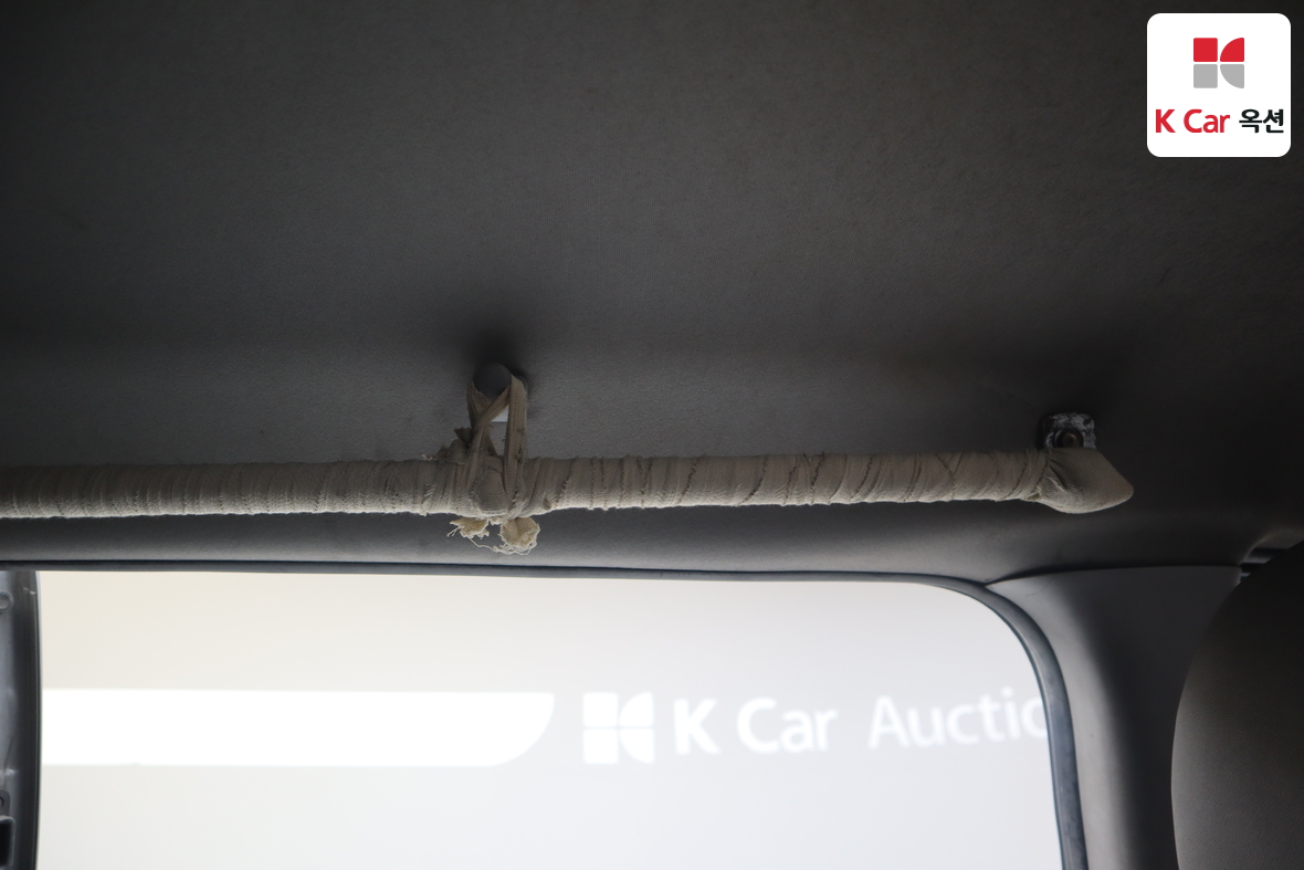 هيونداي جراند ستاريكس 2011 - صورة 22