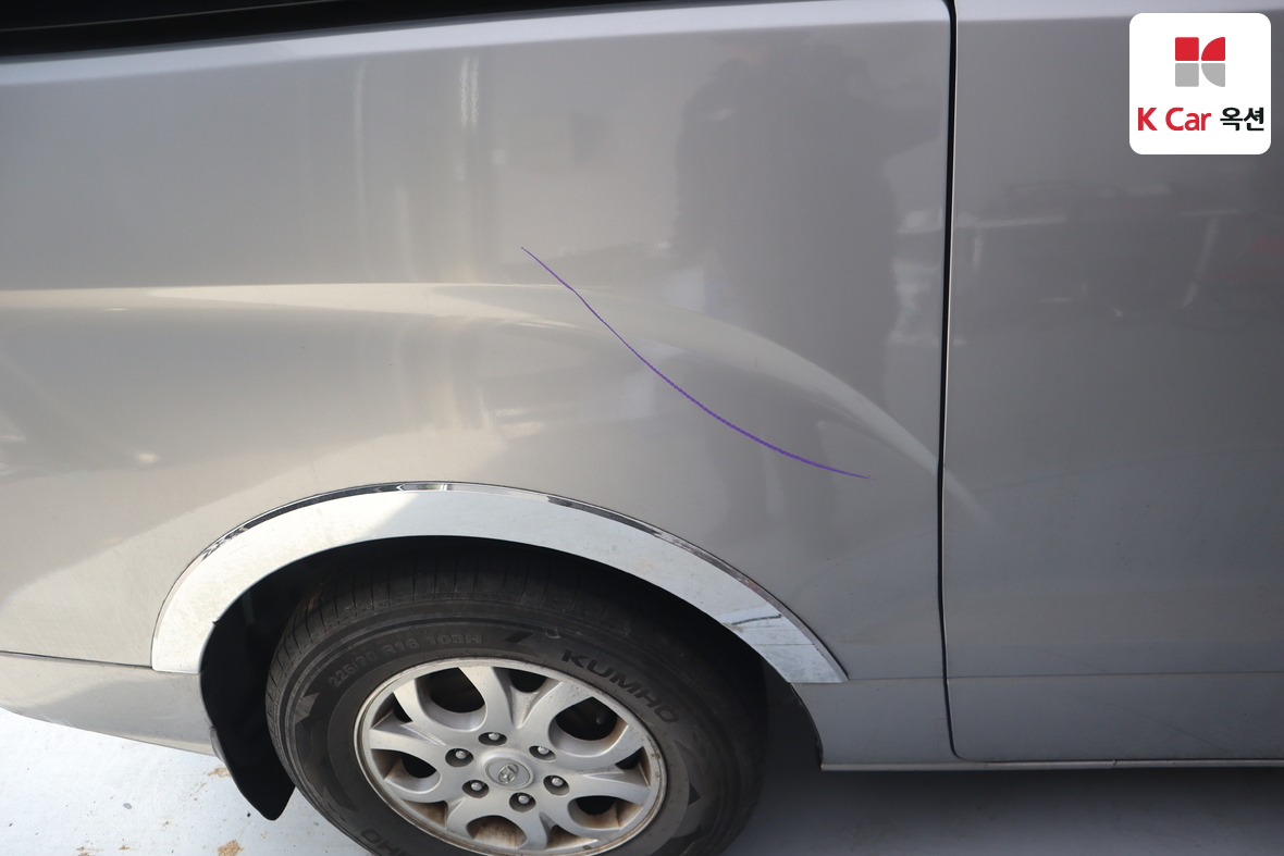 هيونداي جراند ستاريكس 2011 - صورة 31