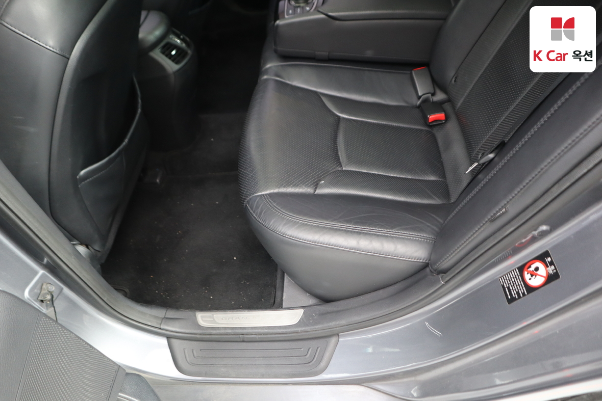 هيونداي أزيرا 2012 - صورة 25