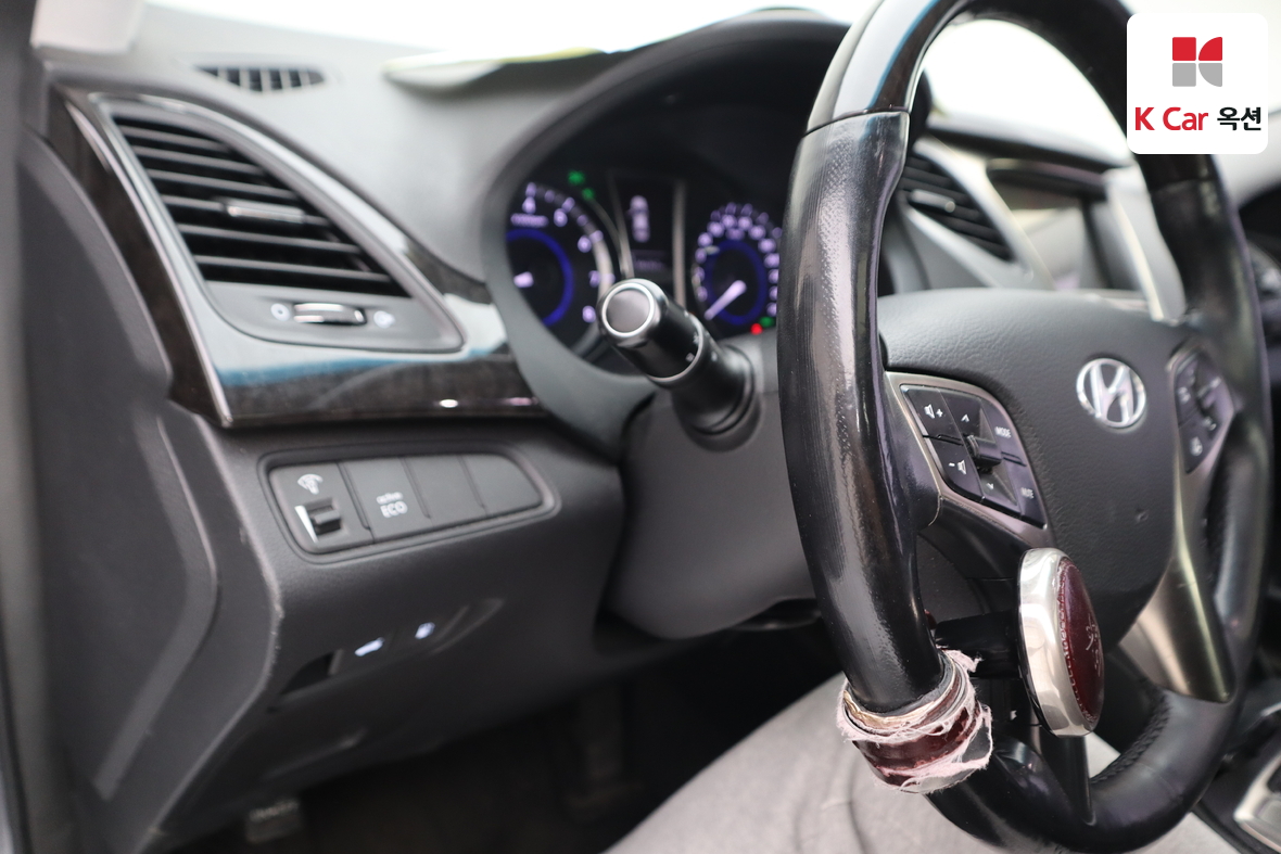 هيونداي أزيرا 2012 - صورة 9