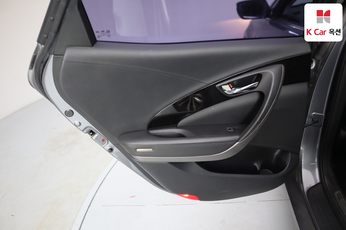 هيونداي أزيرا 2012 - صورة 24