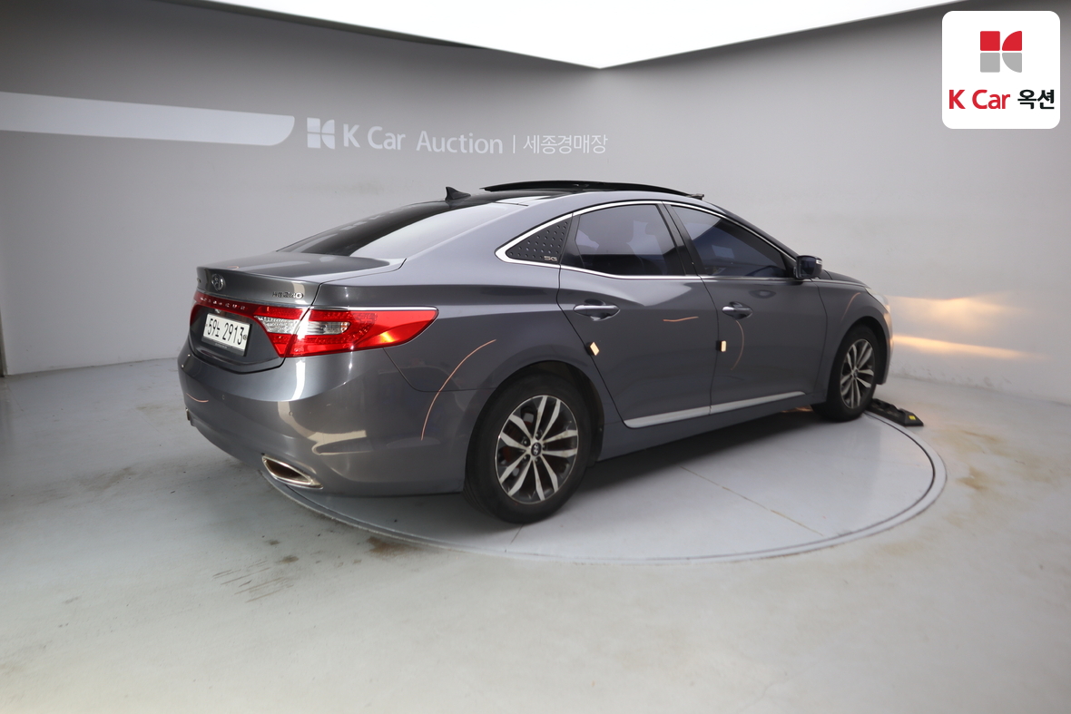 هيونداي أزيرا 2012 - صورة 2