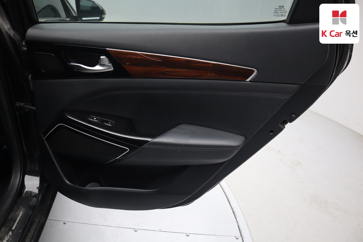 Kia K7 2016 - Image 25