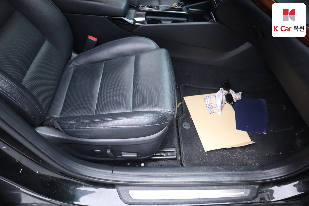 Kia K7 2016 - Image 28