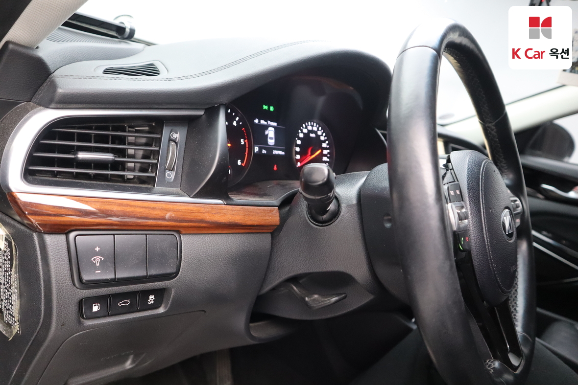 Kia K7 2016 - Image 9