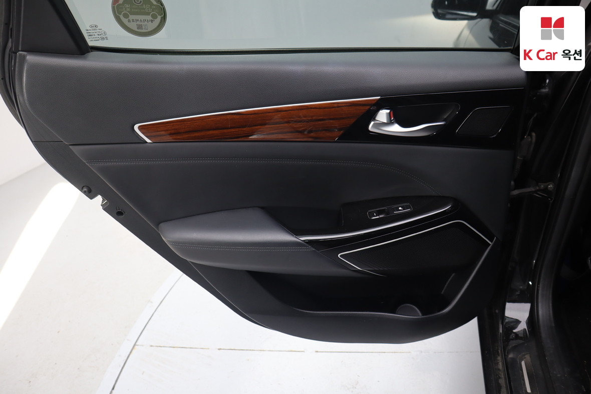 Kia K7 2016 - Image 21