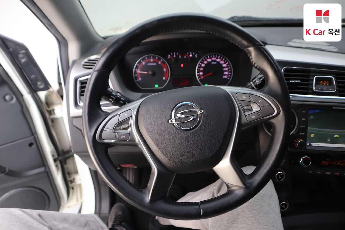 KG Mobility Korando Sports 2018 - Image 10