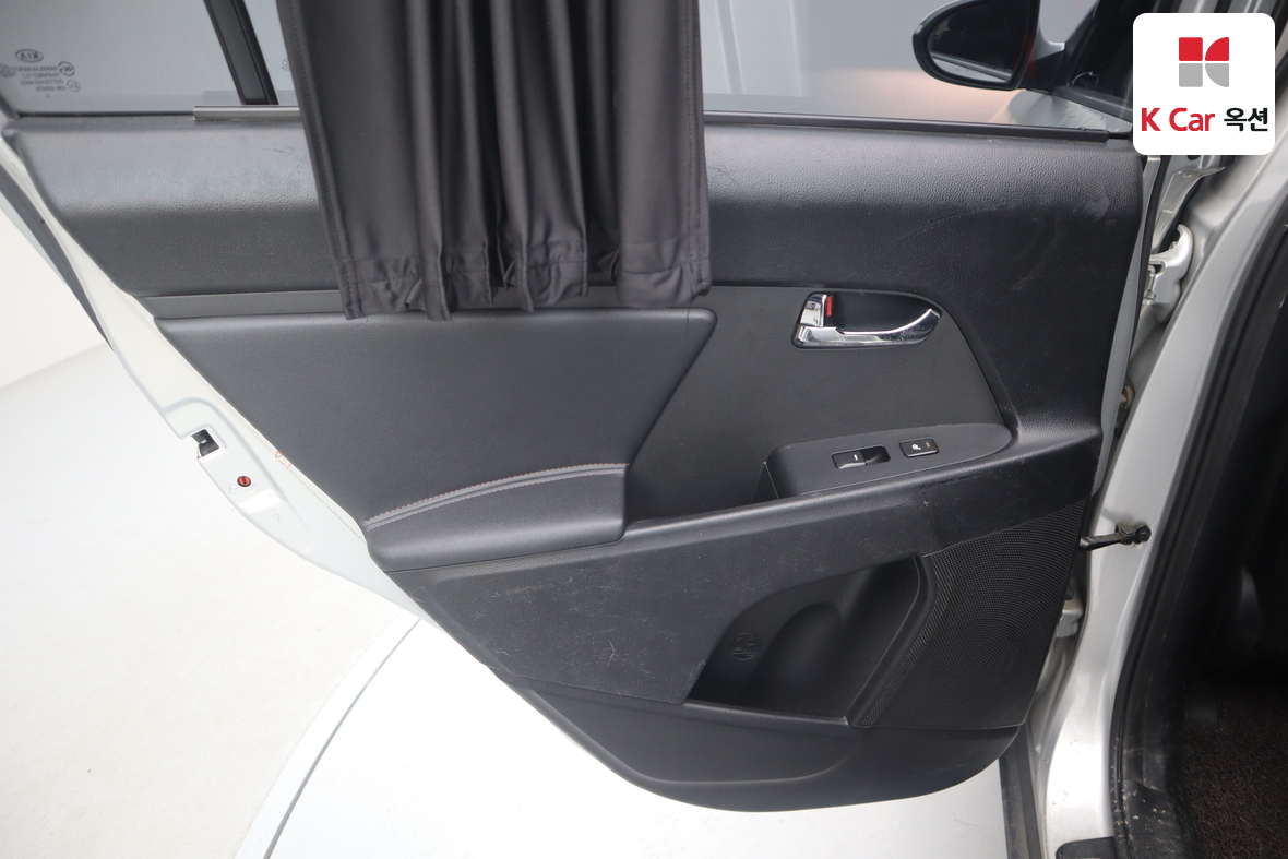 كيا سبورتاج 2011 - صورة 22