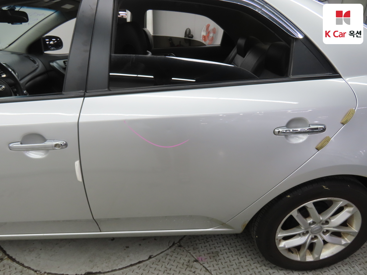 كيا فورتي 2011 - صورة 36