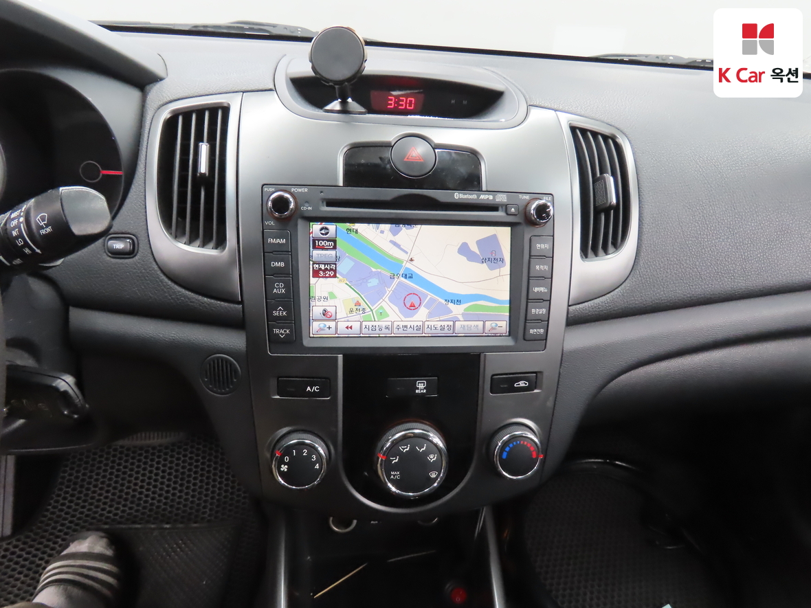 كيا فورتي 2011 - صورة 6