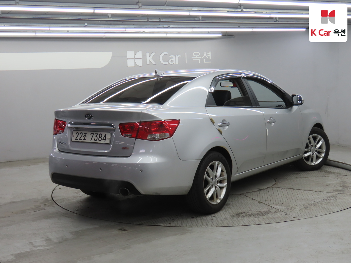 كيا فورتي 2011 - صورة 2